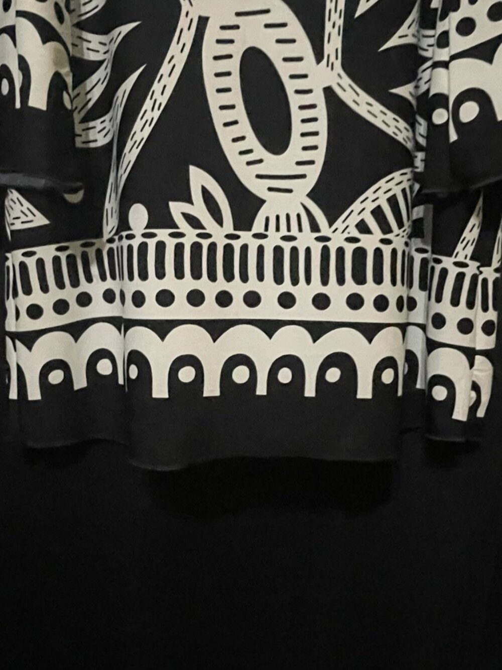 Nicola US Black & White Dress Size L – Long Sleeve – Flowy Sleeve – Chic - Picture 7 of 7